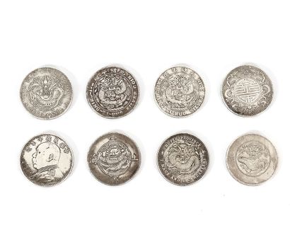 null XXe SIÈCLE / 20th CENTURY

A collection of eight Republic of China coins. Early...