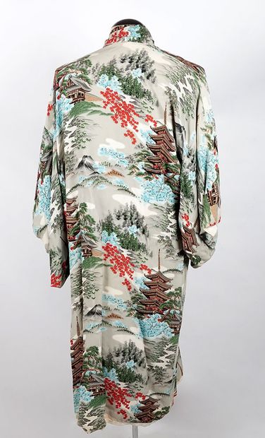 null JAPON / JAPAN 

Kimono
Japon, 2ème moitié du XXe siècle
