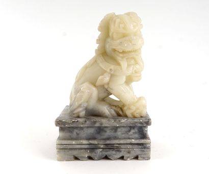 null LIONS

Paire de lions en stéatite. 
Chine, XXe siècle

Hauteur : 15cm / 5 7...