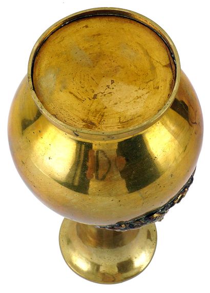 null CHINE / CHINA 

Vase en bronze. 
Chine, début XXe siècle

Hauteur : 17cm ou...