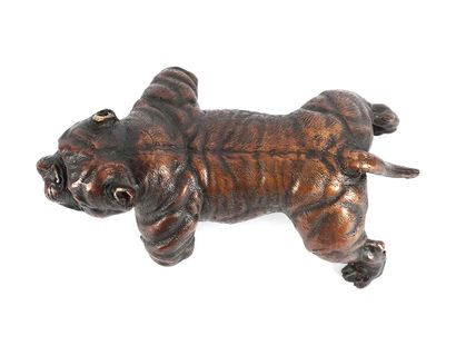 null XXe SIÈCLE / 20th CENTURY

A copper sculpture of a Bull Dog.

Lenght : 20cm...