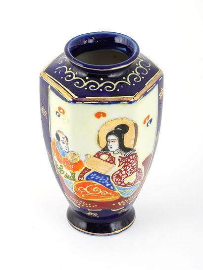 SATSUMA 

Vase en faïence de Satsuma, à décor...