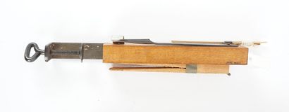 null JAPON / JAPAN 

Braiding tool. 
Japan, 2nd half of the 20th century

Length...