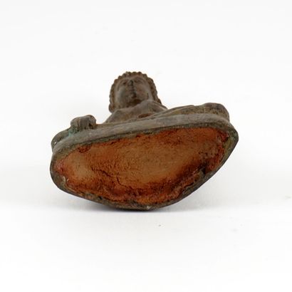 null SIAM 

Sujet en bronze, représentant Bouddha assis en méditation, la main droite...