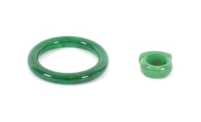 JADE

Green coloured jadeite bangle and ring....