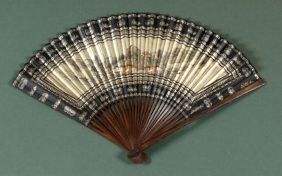 null CHINA / CHINE 

Set of two fans and two chopstick cases. 
China, 20th century

81...