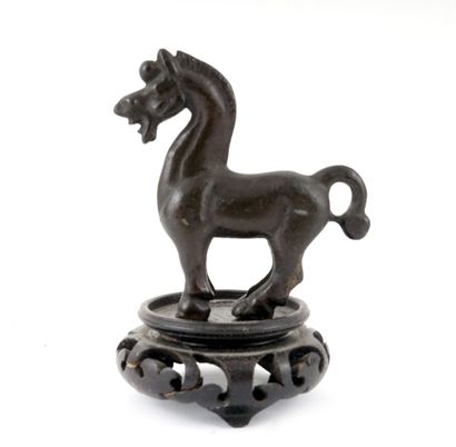 null INDE / INDIA

Horse in bronze. India. 

Height of the horse : 8cm or 3 1/8"...