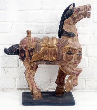 null CHINE / CHINA 

Wooden horse
China. 

Height: 56cm / 22 1/8"
Length: 51cm /...