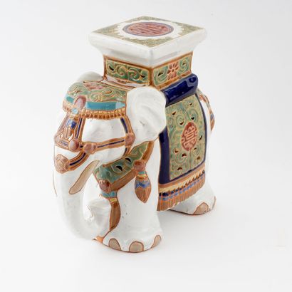 null INDE / INDIA

Glazed ceramic elephant. 
India, 20th century

Height : 29cm or...