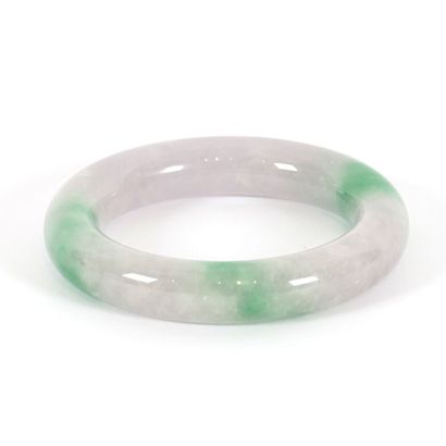 null JADE

Bracelet en jadéite birmane de couleur lavande et verte. XXe siècle. 

Diamètre...