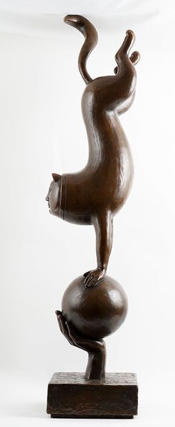 null BUSTAMANTE, Sergio (1949-)
Chat-crobate
Bronze à patine brune
Signé et numéroté...