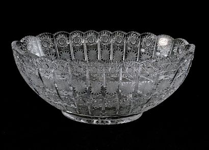 null "BOHEMIA" CRISTAL / CRYSTAL

Bol oval en cristal ciselé ainsi qu'un vase à col...