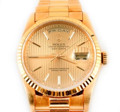 null ROLEX DAY-DATE / ROLEX DAY-DATE
Rolex Oyster Perpetual Day-Date en or 18K, cadran...