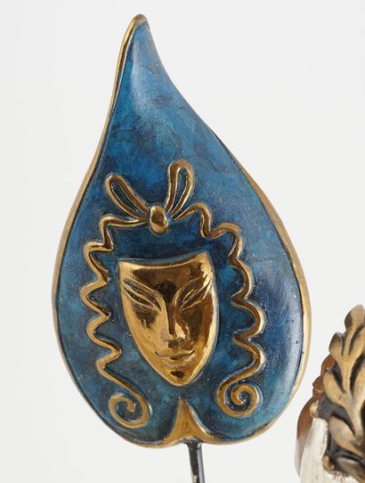 null ERTÉ (Romain DE TIRTOFF, dit) (1892-1990)
"Tanagra"
Bronze polychrome 
Signeé,...