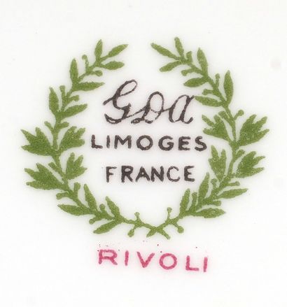 null LIMOGES

Grand ensemble de vaisselle Limoges France Rivoli avec dorures et motifs...