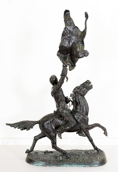 null After Frederic REMINGTON (1861-1909)
"Buffalo signal
Bronze on marble base
Signature...