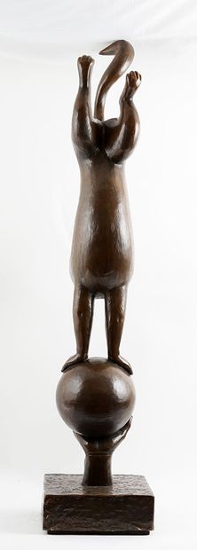 null BUSTAMANTE, Sergio (1949-)
Chat-crobate
Bronze à patine brune
Signé et numéroté...