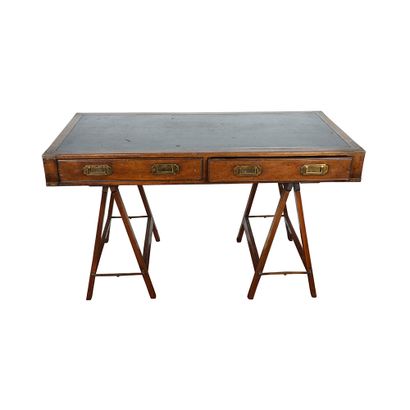null CAMPAGNE MILITAIRE / MILITARY CAMPAIGN

Military campaign style desk with bronze...