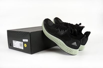 null Adidas - Alphaedge 4D 
Pointure : US 9.5 Men - EU 43.5
Couleur : Noir
Référence...