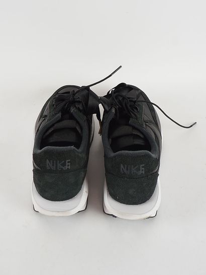 null Nike - Nike LDWAFFLE - Sacai
Size: US 10 Men - EU 44
Color: Black, white
Model...