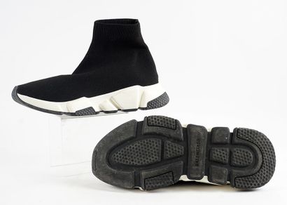 null Balenciaga - Sneakers Tess S Gomma 
Pointure : EU 42
Couleur : Noir
Référence...