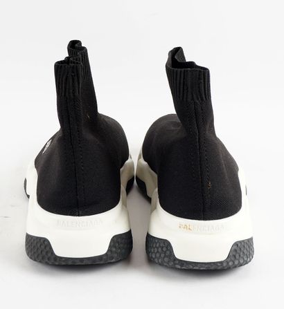 null Balenciaga - Sneakers Tess S Gomma 
Pointure : EU 42
Couleur : Noir
Référence...