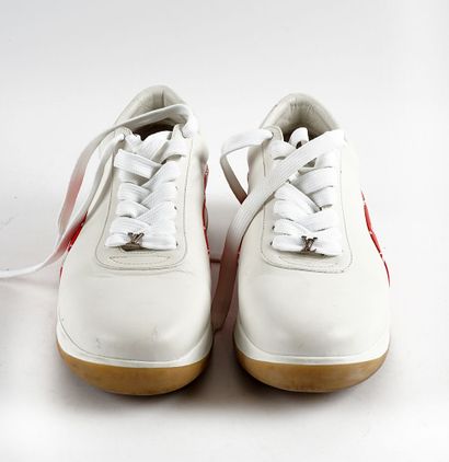 null Louis Vuitton x Suprême 
Pointure : US 8 Men
Couleur : Blanc, rouge
Référence...