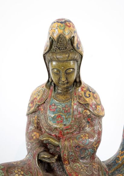 null CHINE / CHINA

Grande sculpture de la Dame de la Miséricorde en cuivre cloisonné....