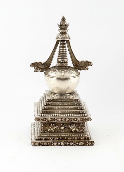 null SINO-TIBET

Ornement de stupa bouddhiste sino-tibétain. 

Hauteur : 34cm - 13...