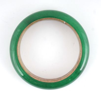 null JADE

Bracelet en jade monté sur cuivre. 

Diamètre intérieur : 5.9cm - 2 3...