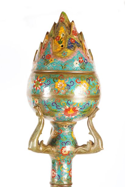 null CHINE / CHINA 

A pair of important copper cloisonné incense burner. Ch'ieng-lung...
