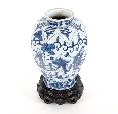 null CHINE / CHINA 

A blue and white 'Autumn Festival' scholar jar on stand. Wan-li...