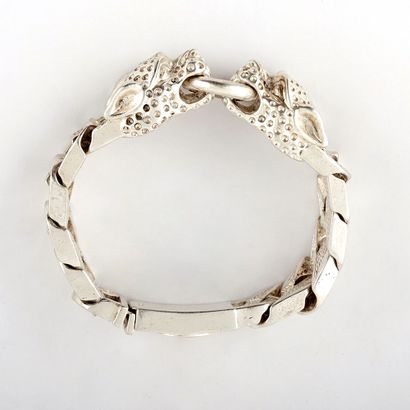 null ASIE DU SUD / SOUTH ASIA 

South Asian bracelet. The clasps are stylized in...