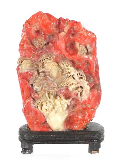 null CHINE / CHINA 

Important cinnabar quartz scholar boulder. On stand. Depict...