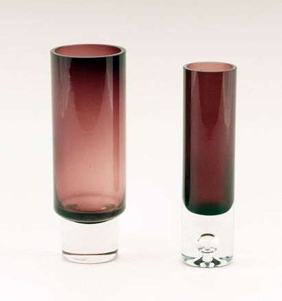 null TAPIO WIRKKALA

Paire de vases en verre bourgogne de l'artiste Tapio Wirkkala....