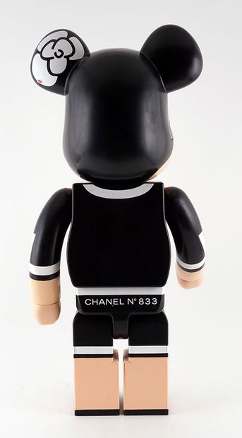 null CHANEL (PARIS)
Figurine Coco Chanel dite "Bearbrick"
Figurine dite "Bearbrick"...
