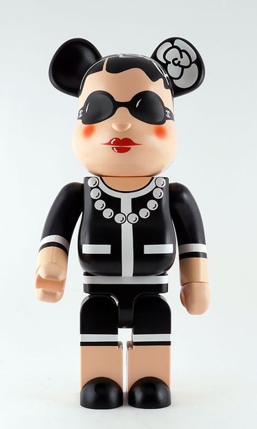 null CHANEL (PARIS)
Coco Chanel "Bearbrick" toy figure
PVC "Bearbrick" toy figure...