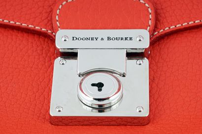 null DOONEY BOURKE
Red bag signed Donney Bourke. 
Width: 45cm - 17 3/4"
Height: 27cm...