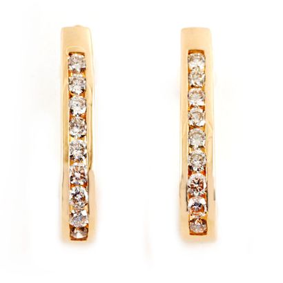 null OR 10K DIAMANTS / 10K GOLD DIAMONDS
Paire de boucles d'oreilles en or jaune...