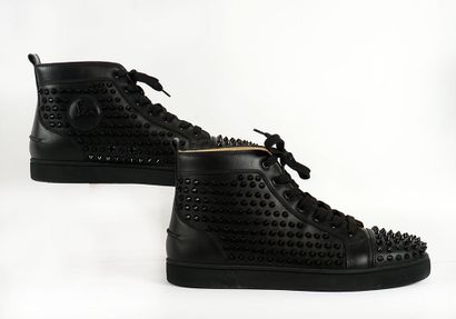 null Christian Louboutin - Louis flat calf spikes
Size: EU 43
Black color
Model reference:...