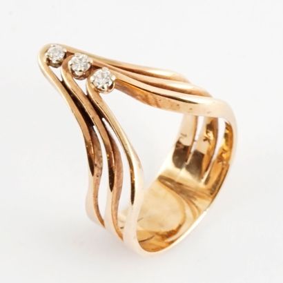 null 10K GOLD
10K yellow gold ring set with brilliant stones.
Gross Weight: 5.8g
Size:...
