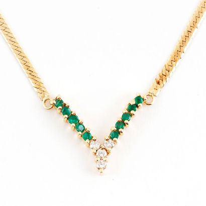 null OR 14K ÉMERAUDES DIAMANTS / 14K GOLD EMERALDS DIAMONDS
Collier en or jaune 14K...