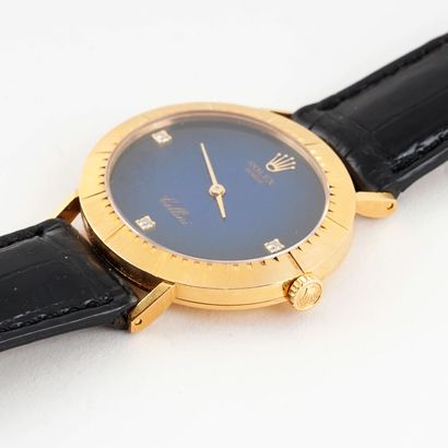 null ROLEX CELLINI
Rolex Cellini, oval case in 18K yellow gold, 32x 28 mm, blue dial,...