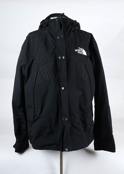 null Supreme x North Face	 - Supreme The North Face Gore-Tex Hooded Jacket Noir -...