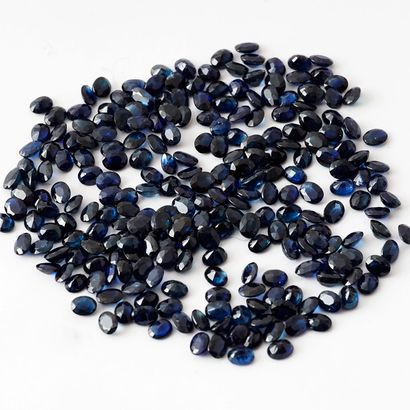 SAPPHIRES
Lot of sapphires totaling 52.39...