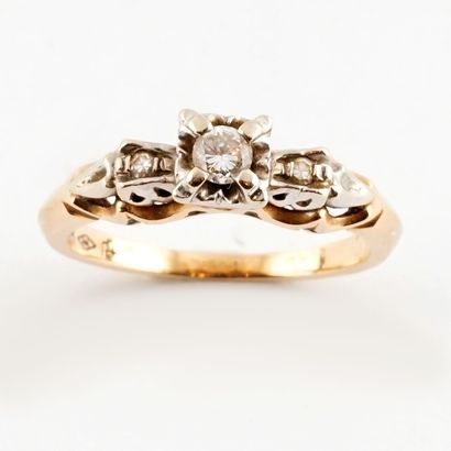 null 14K GOLD DIAMOND
14K yellow gold ring set with round brilliant cut diamonds,...