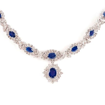 null OR 14K SAPHIRS DIAMANTS / 14K GOLD SAPPHIRES DIAMONDS
Collier et paire de boucles...