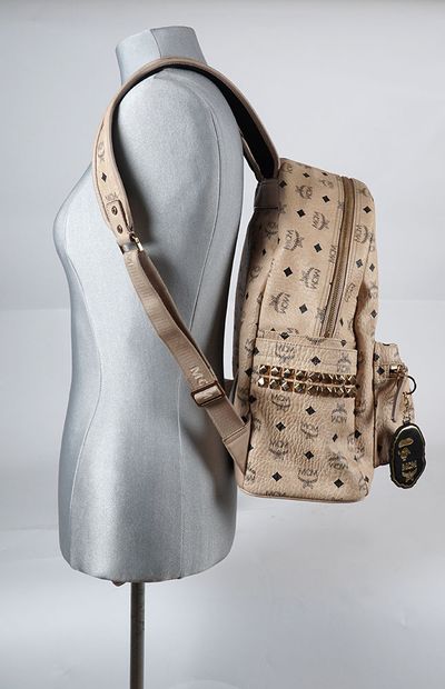 null MCM - Stark Backpack Visetos Side Studs Medium Beige
Sac à dos en cuir monogrammé...