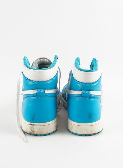 null Nike Air Jordan - Air Jordan 1 Retro High OG 'UNC'
Pointure : US 10 Men - EU...