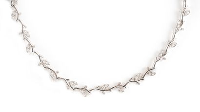 null GARLAND TIFFANY Co
Garland necklace by Tiffany Co in platinum set with 102 diamonds...